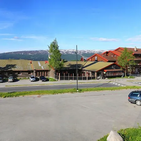 Bergo Hotel, And